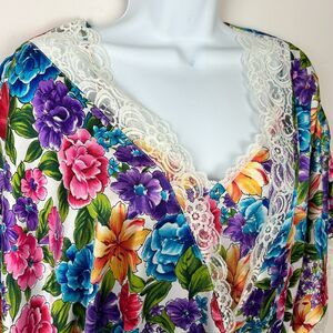 Vintage Delicates Bold Floral Short Robe Gown Set Lace Trim Lingerie NOS M/L